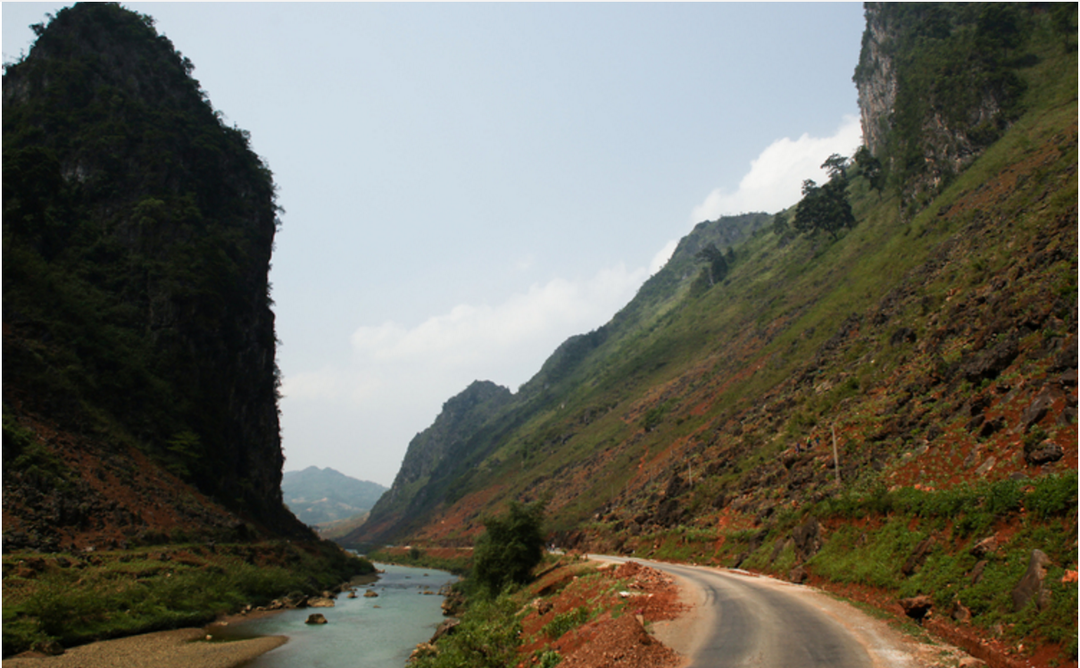 TRAVELLING BY MOTORBIKE TO HA GIANG PROVINCE IN NORTH VIETNAM